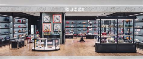 gucci store bloor street.